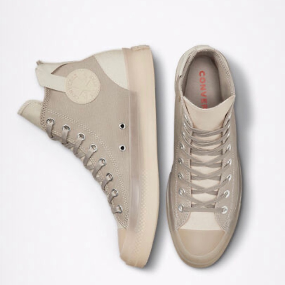 Converse // Chuck Taylors // W Size 5